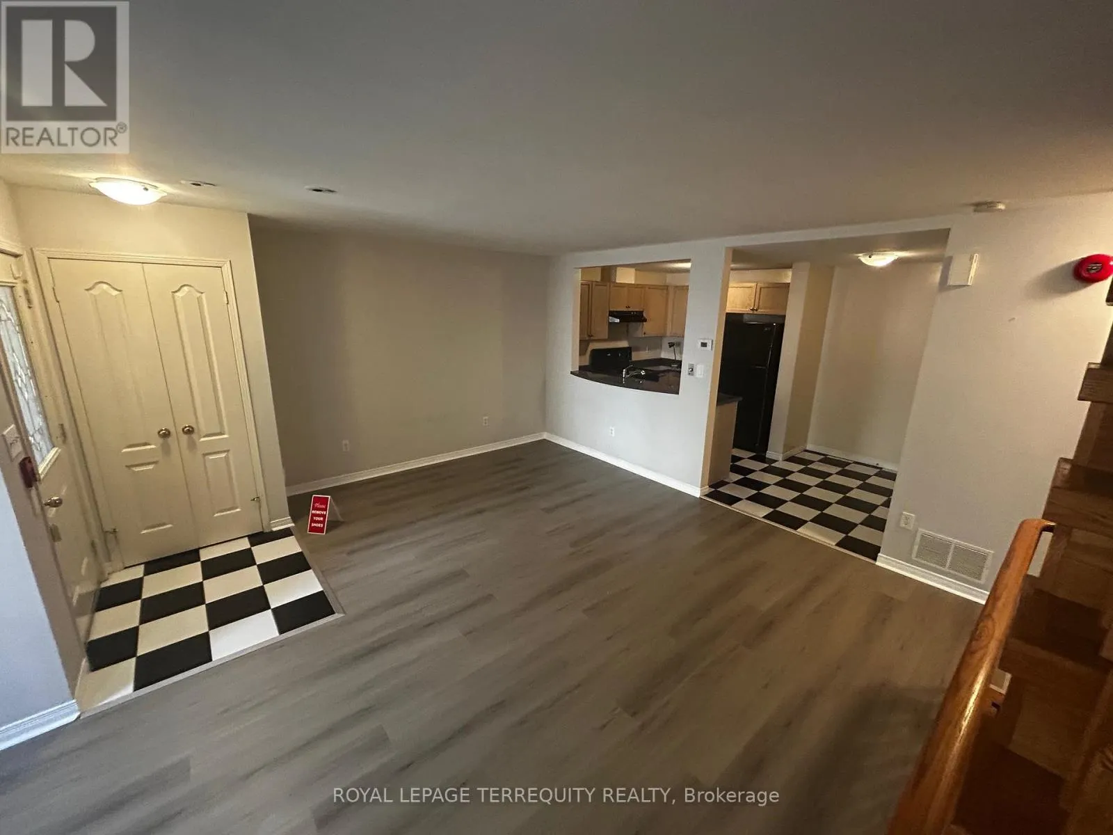 B19 - 108 FINCH AVENUE W