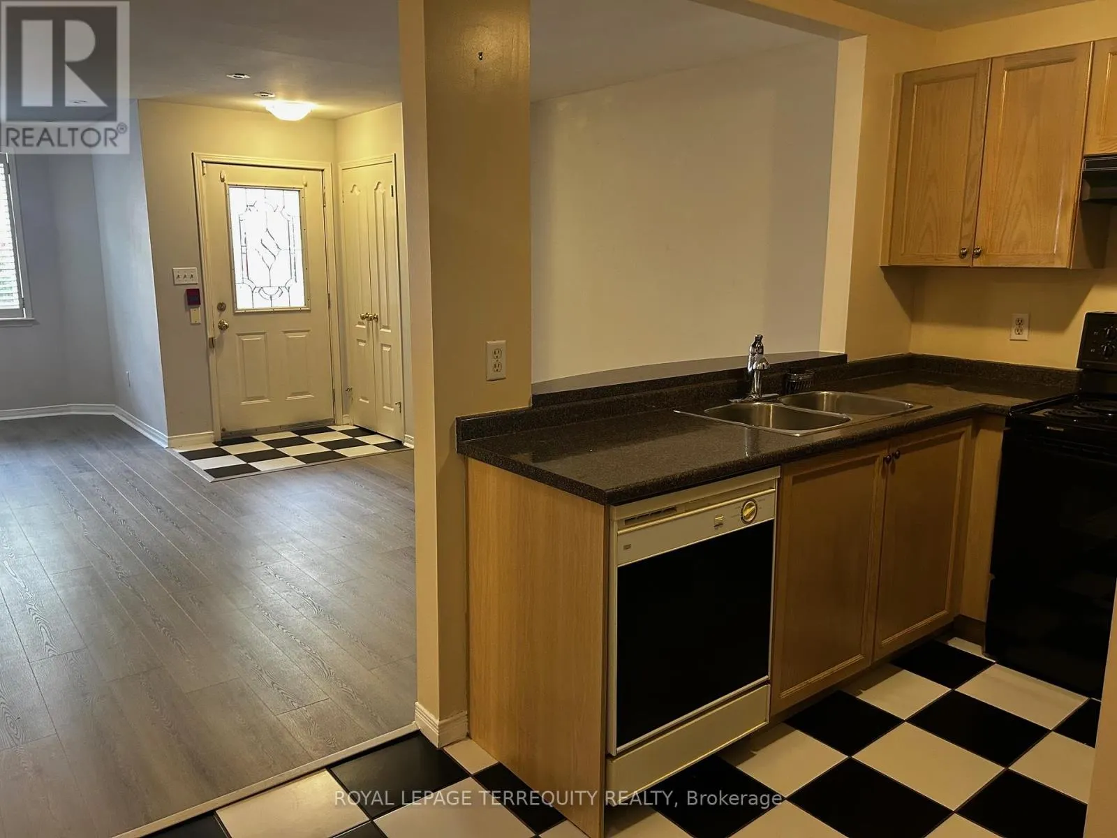 B19 - 108 FINCH AVENUE W