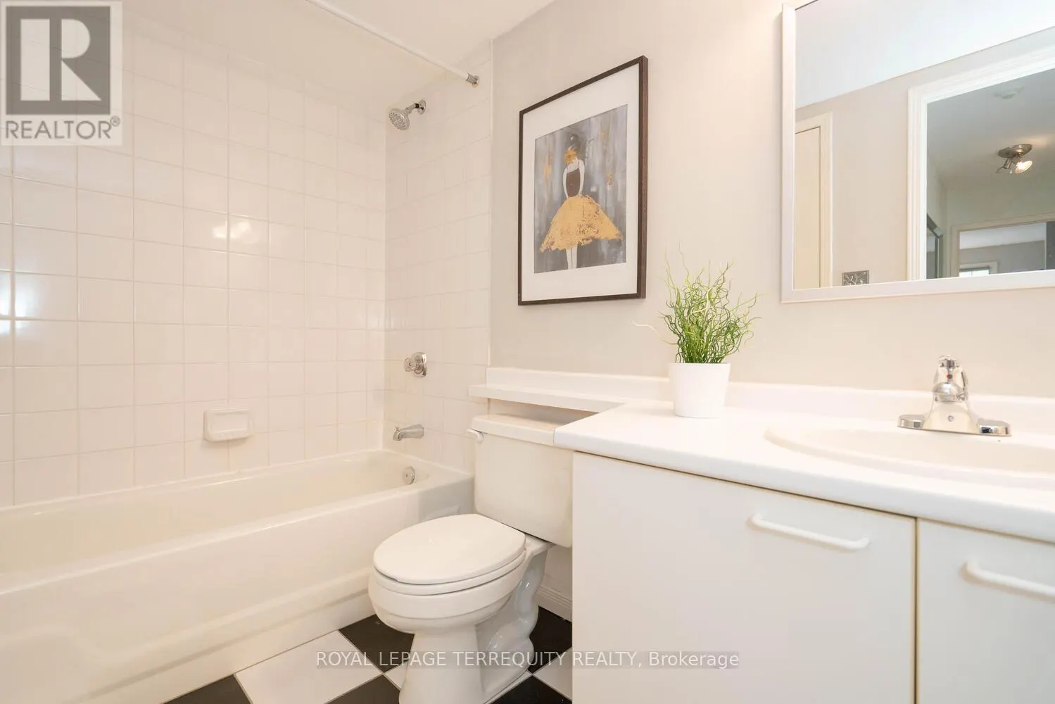 B19 - 108 FINCH AVENUE W