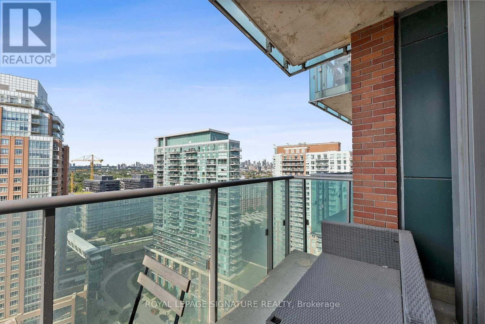 2112 - 150 EAST LIBERTY STREET