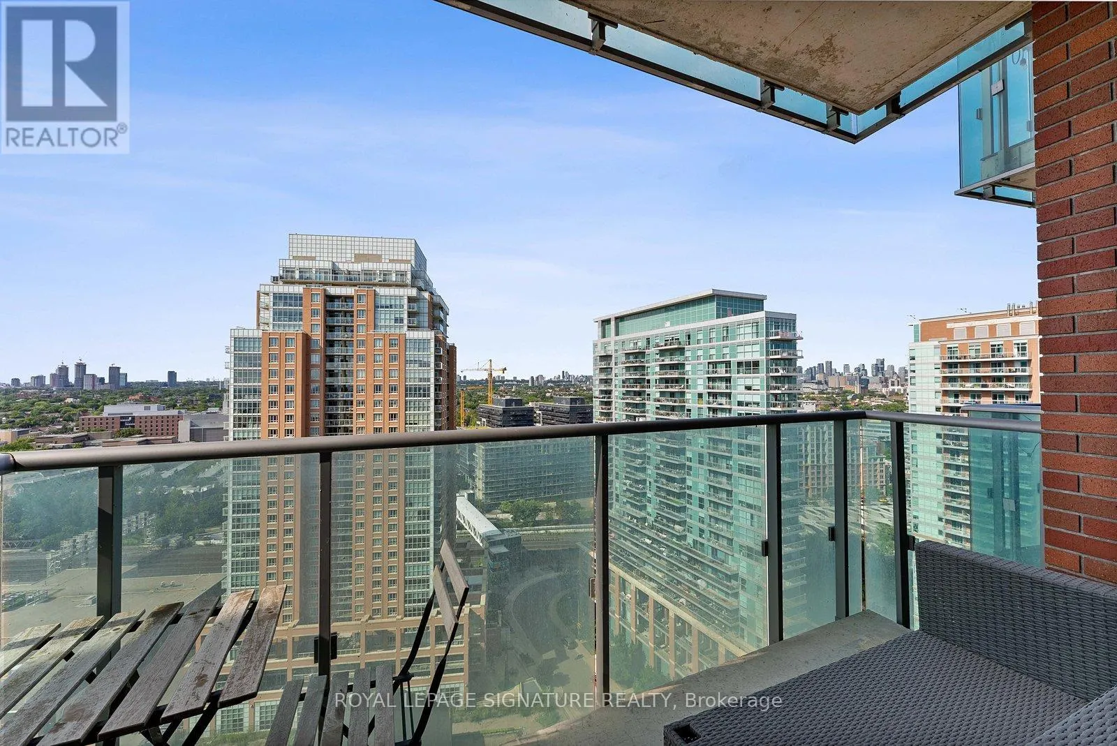 2112 - 150 EAST LIBERTY STREET