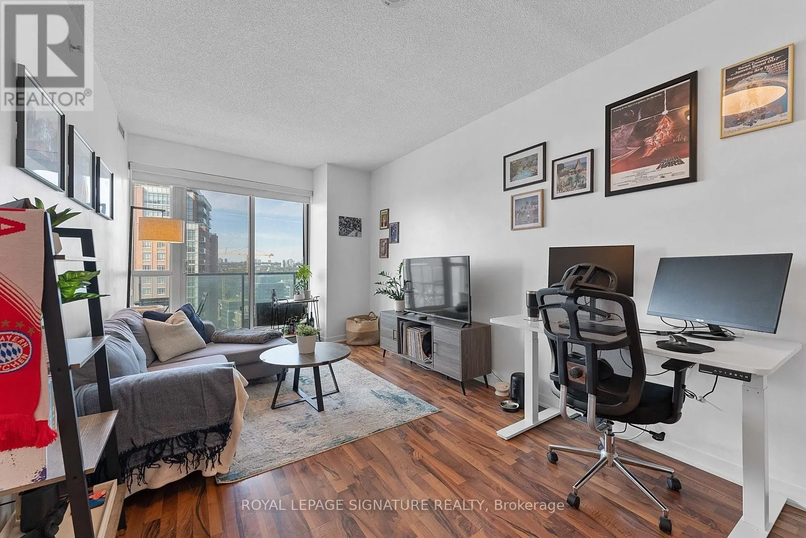 2112 - 150 EAST LIBERTY STREET
