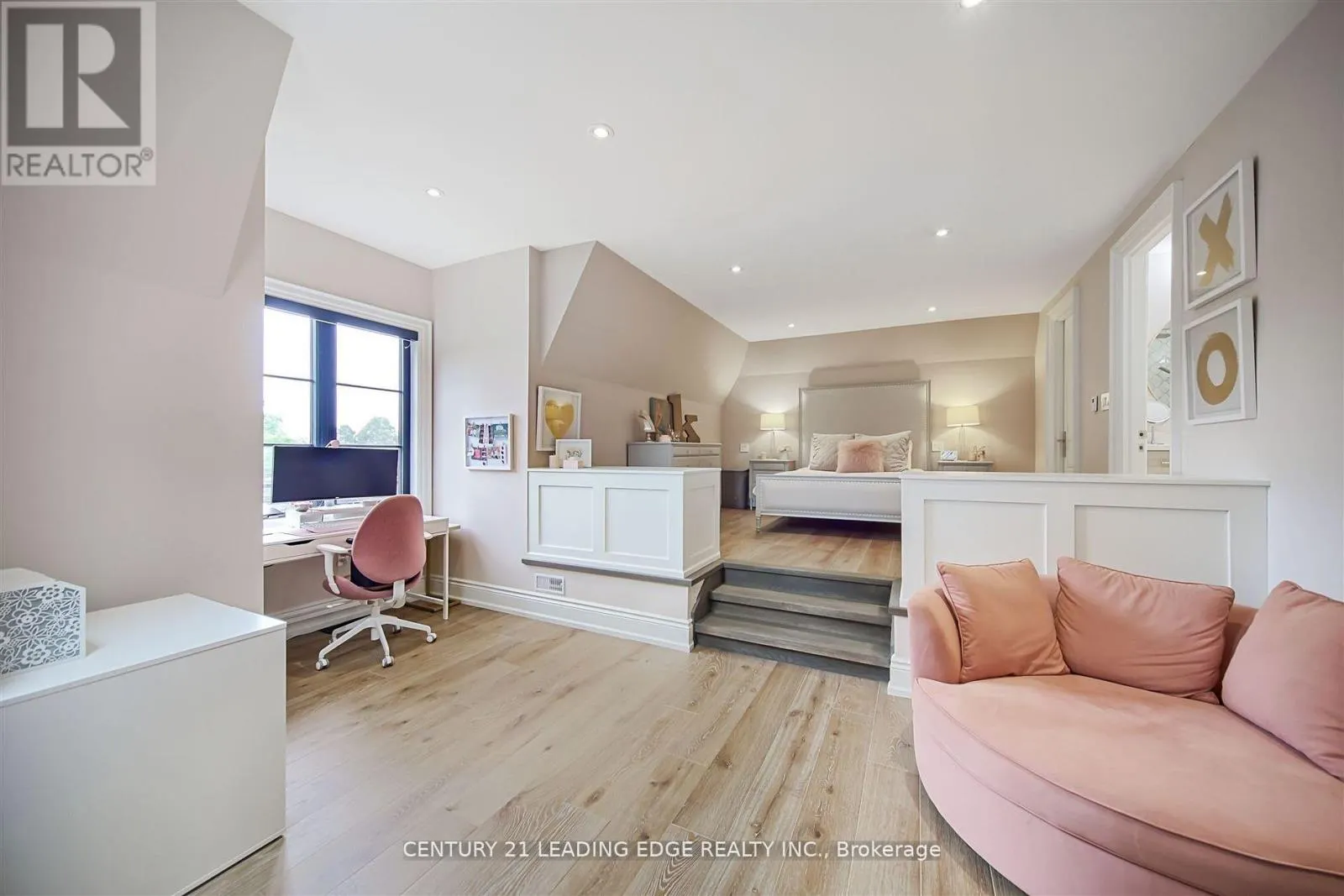 9 SANDPIPER COURT