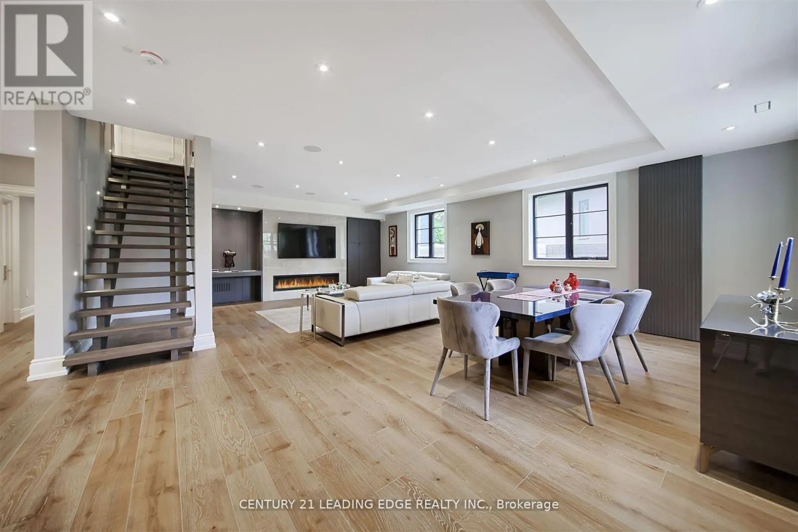 9 SANDPIPER COURT