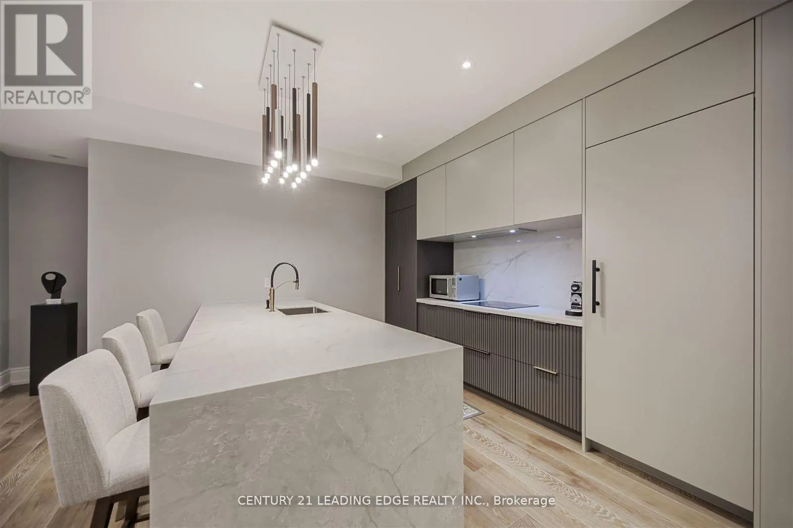 9 SANDPIPER COURT