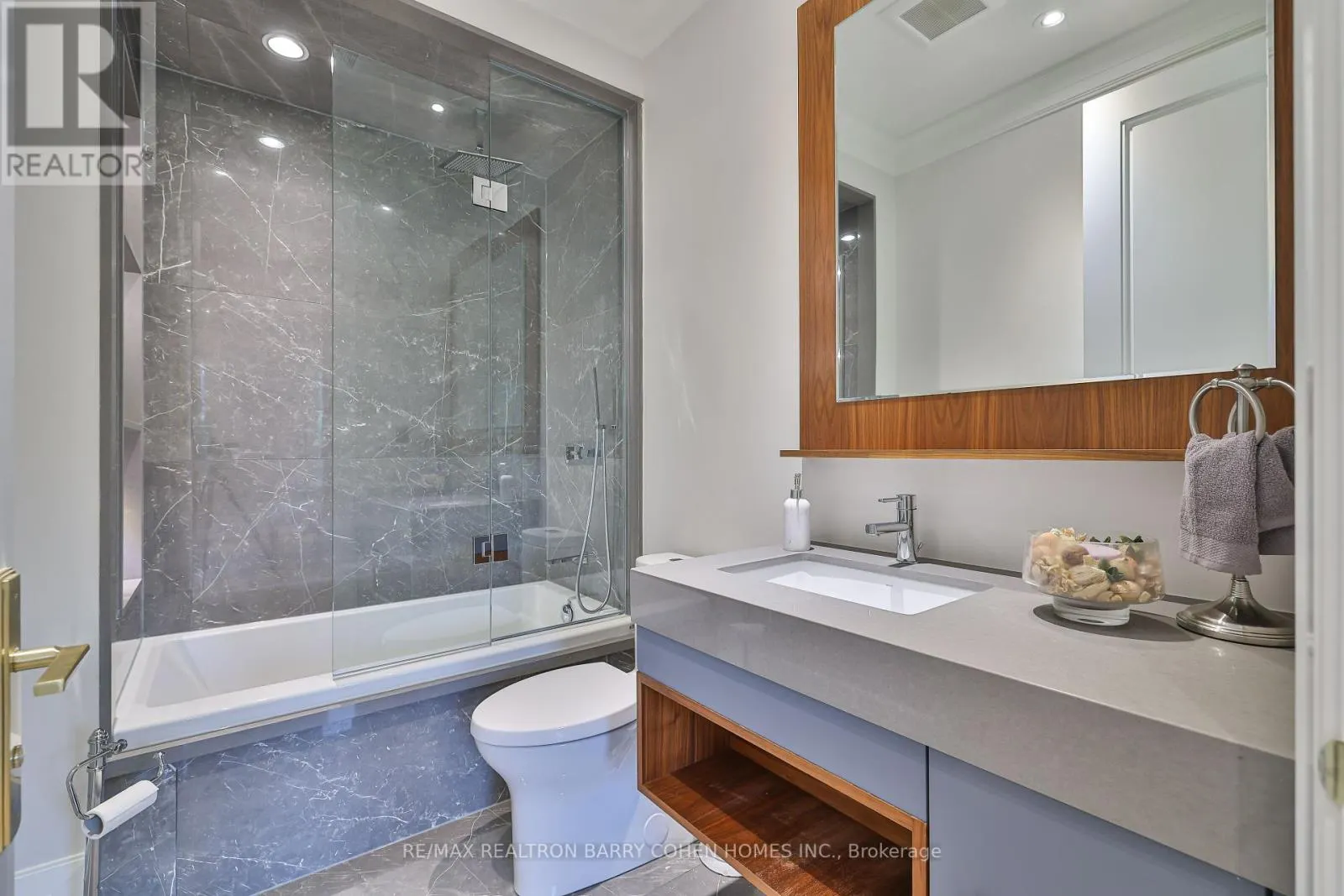 33 STRATHEDEN ROAD