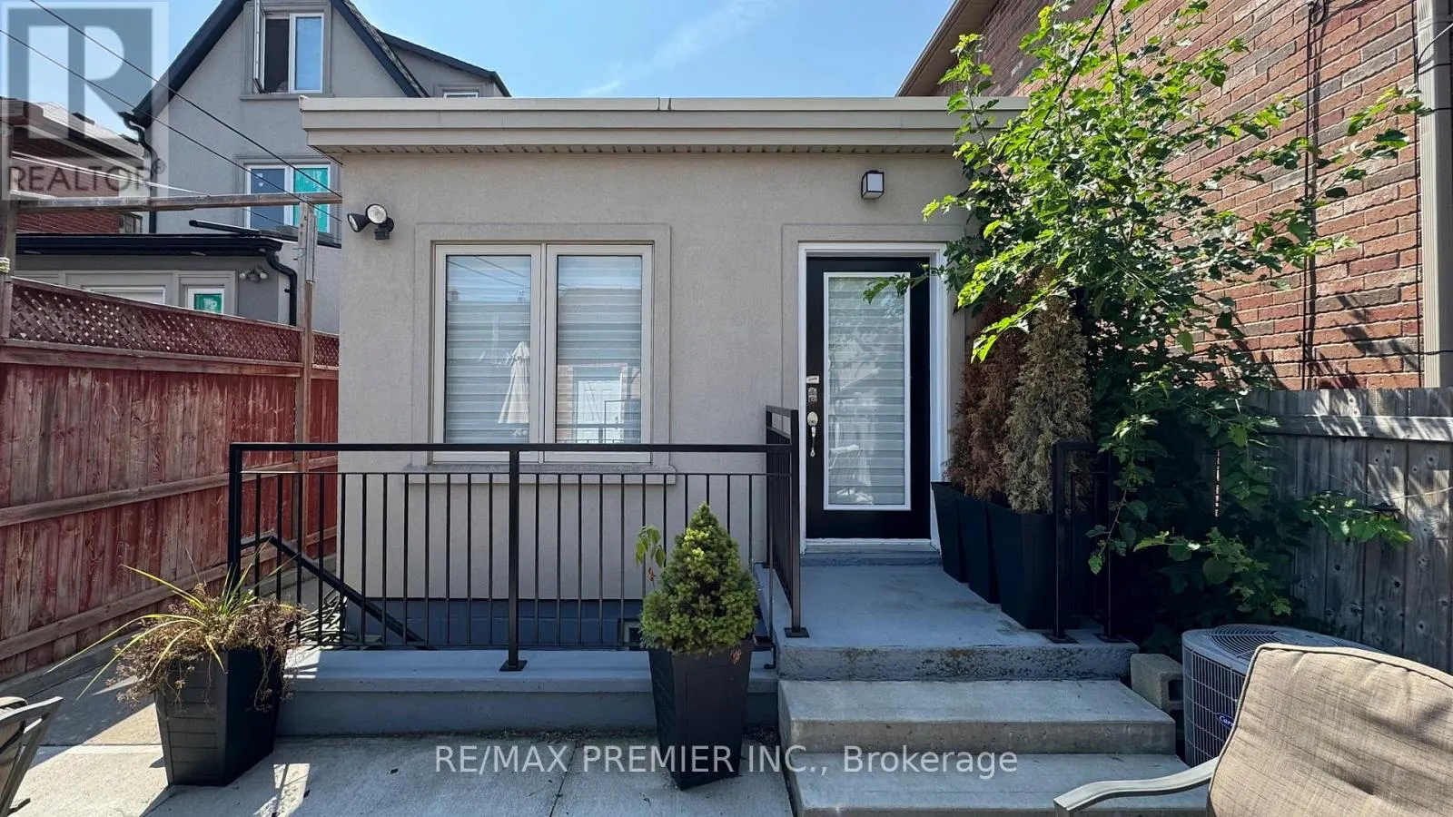 32 AMHERST AVENUE
