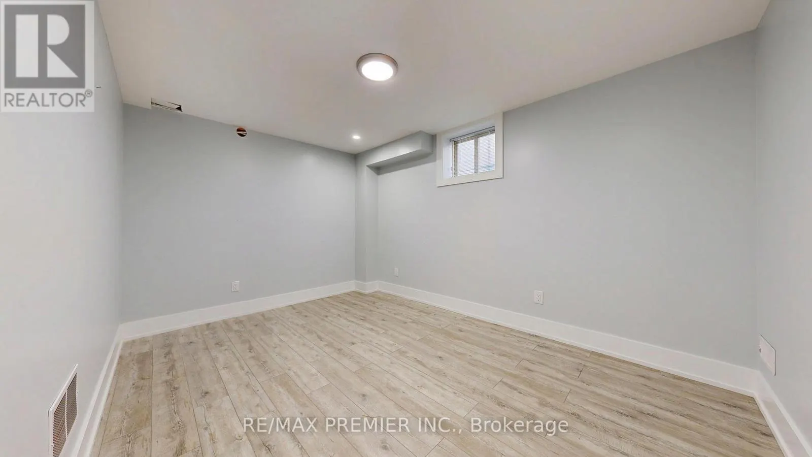 32 AMHERST AVENUE