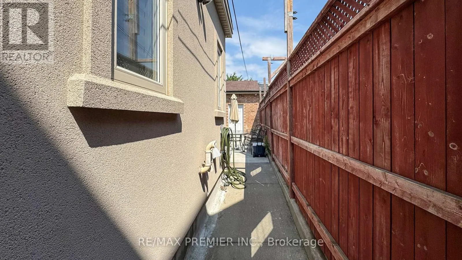 32 AMHERST AVENUE