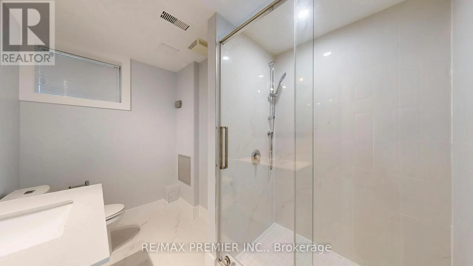 32 AMHERST AVENUE