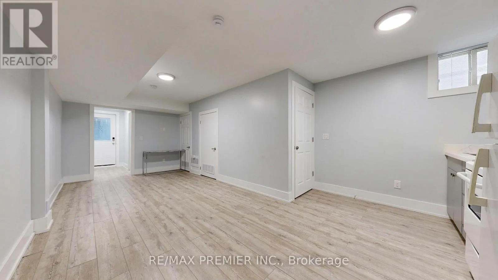 32 AMHERST AVENUE