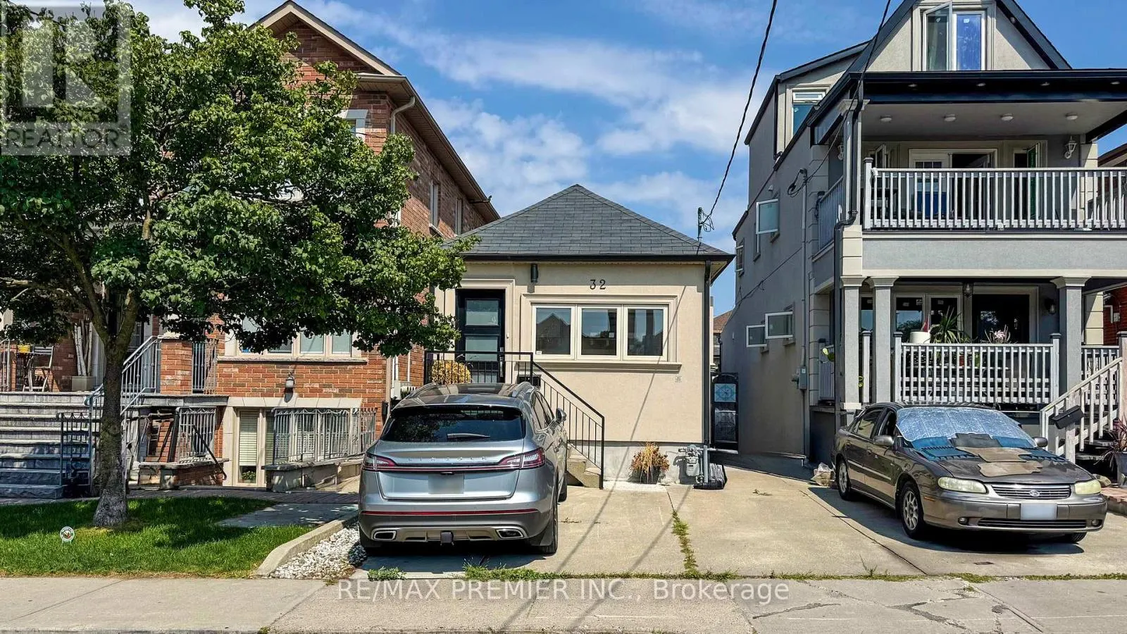 32 AMHERST AVENUE