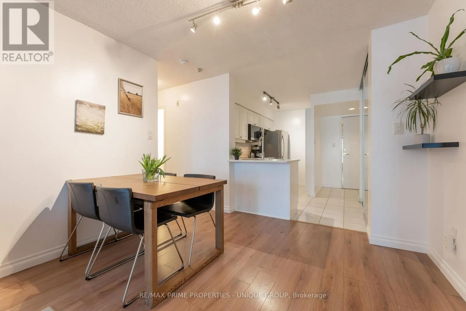 211 - 188 REDPATH AVENUE