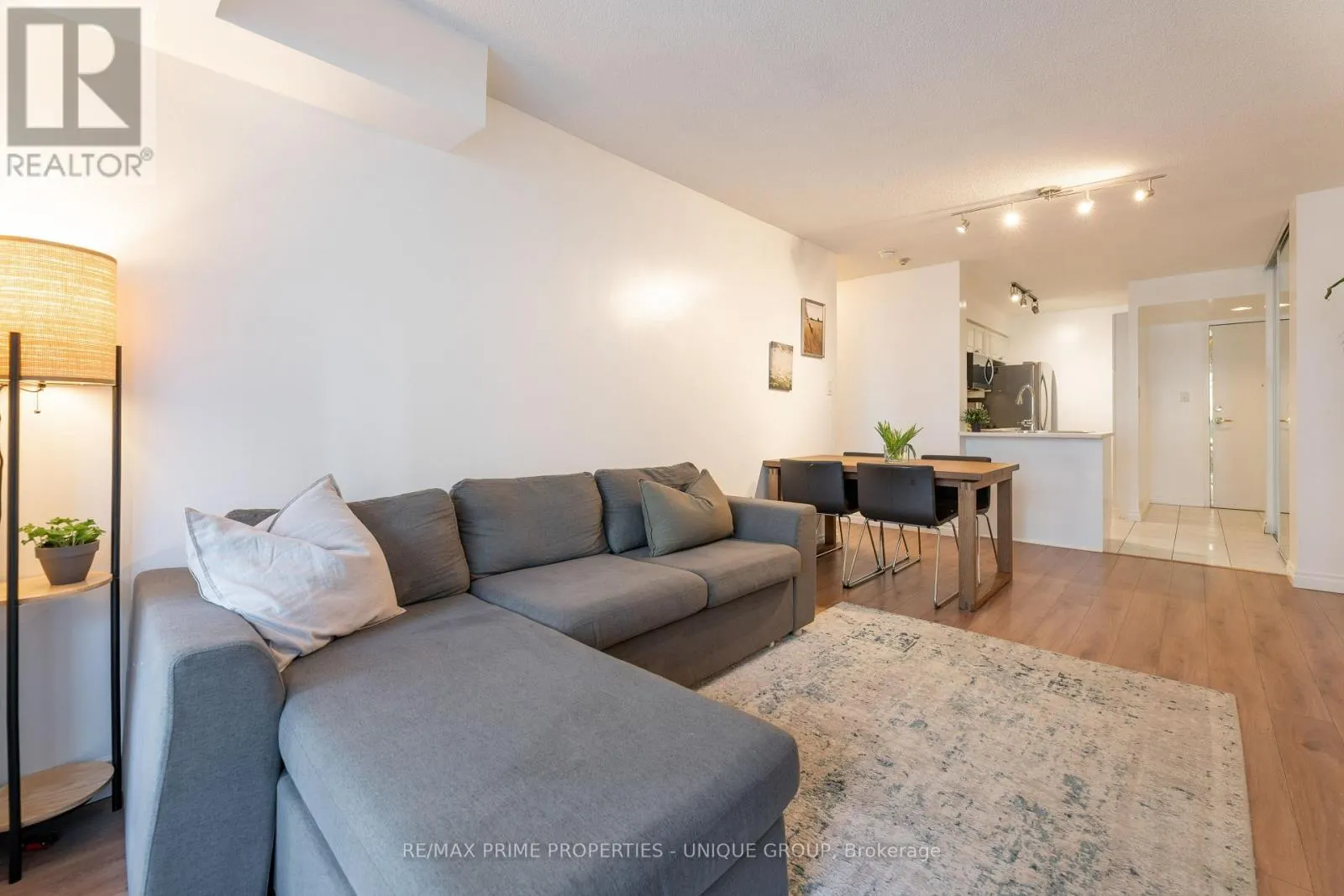 211 - 188 REDPATH AVENUE