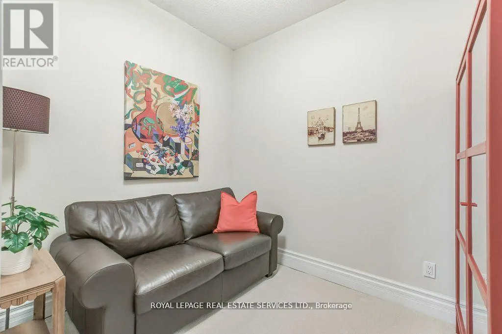 209 - 10 OLD YORK MILLS ROAD
