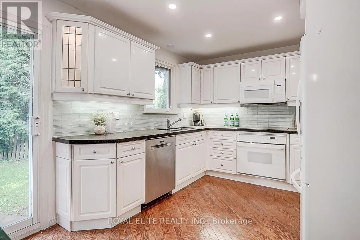 11 ABBEYWOOD TRAIL