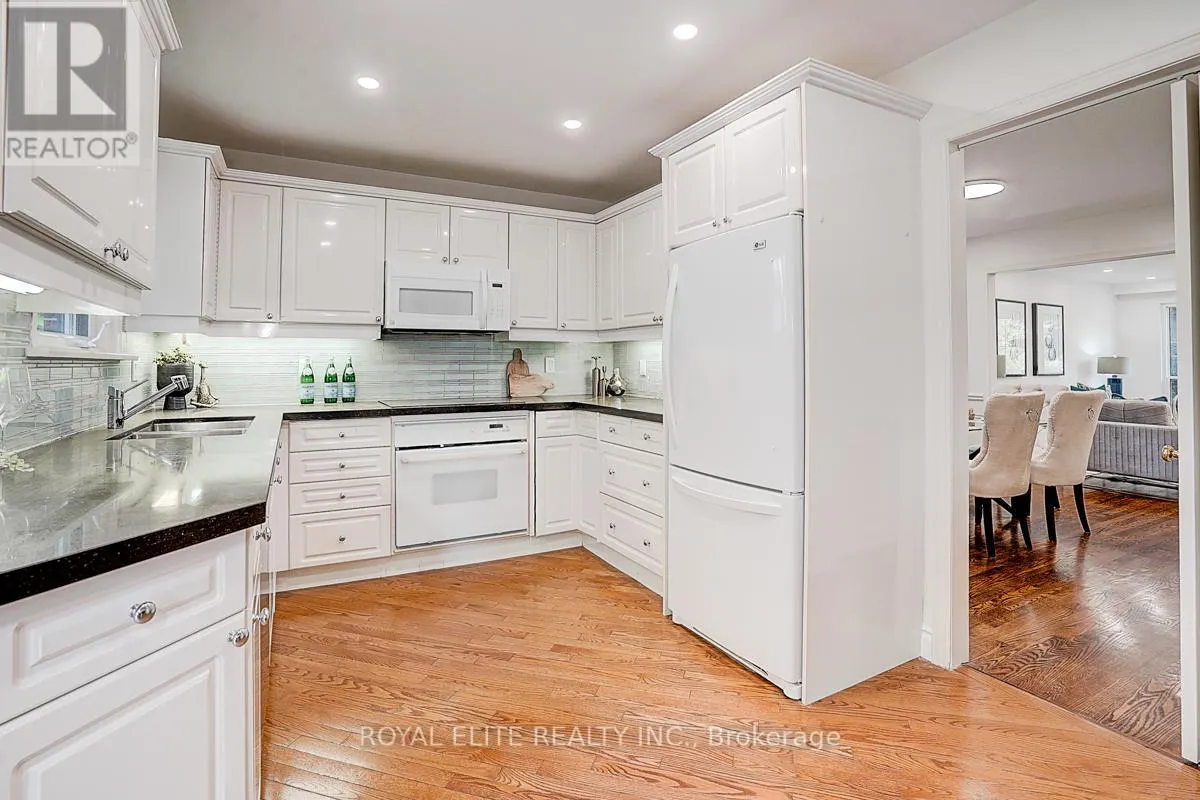 11 ABBEYWOOD TRAIL