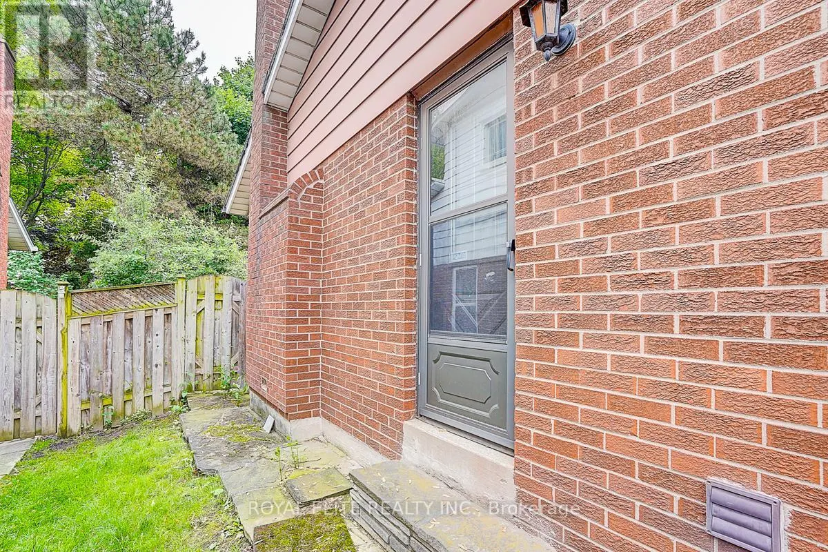 11 ABBEYWOOD TRAIL