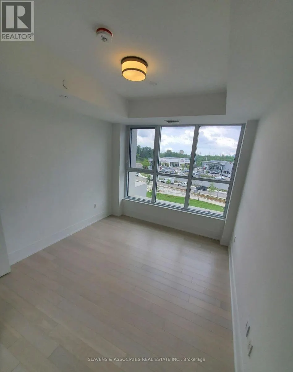 339 - 20 INN ON THE PARK DRIVE