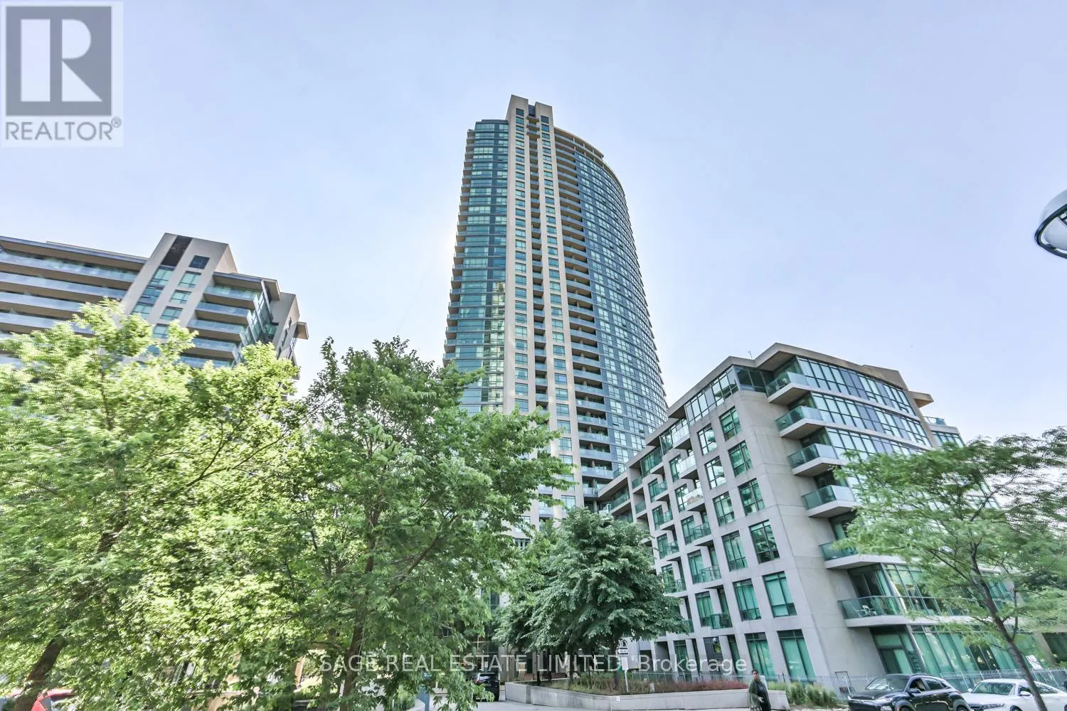 702 - 215 FORT YORK BOULEVARD