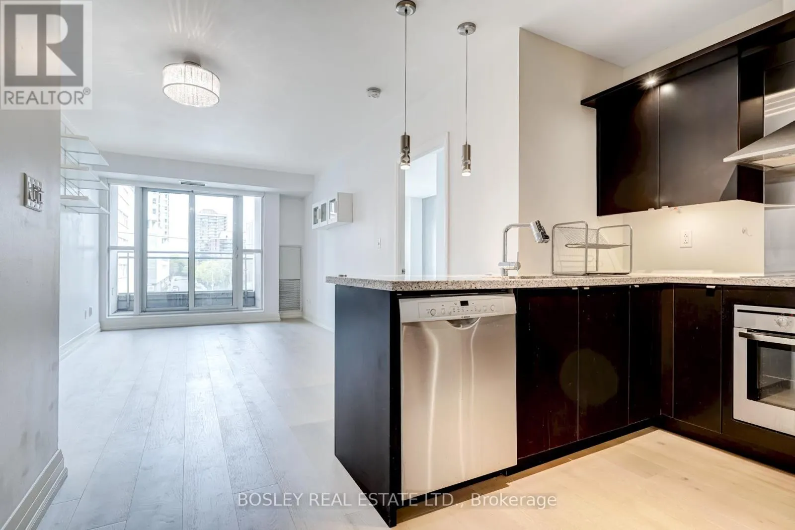 205 - 1430 YONGE STREET