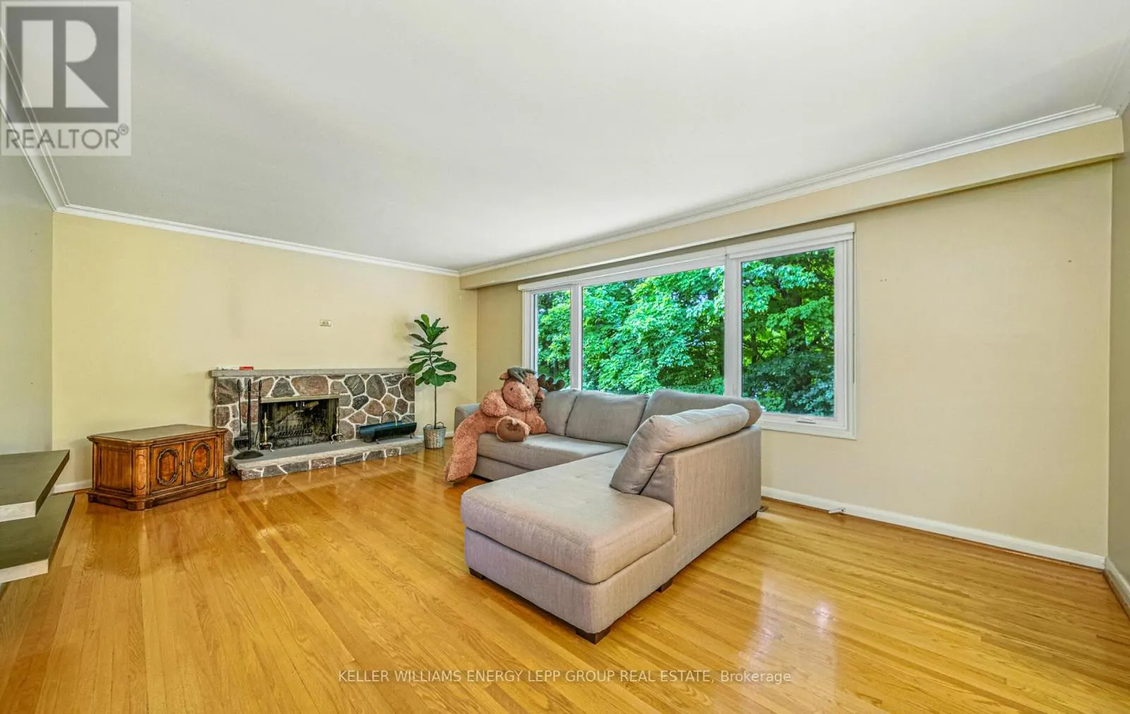 15 ARTINGER COURT