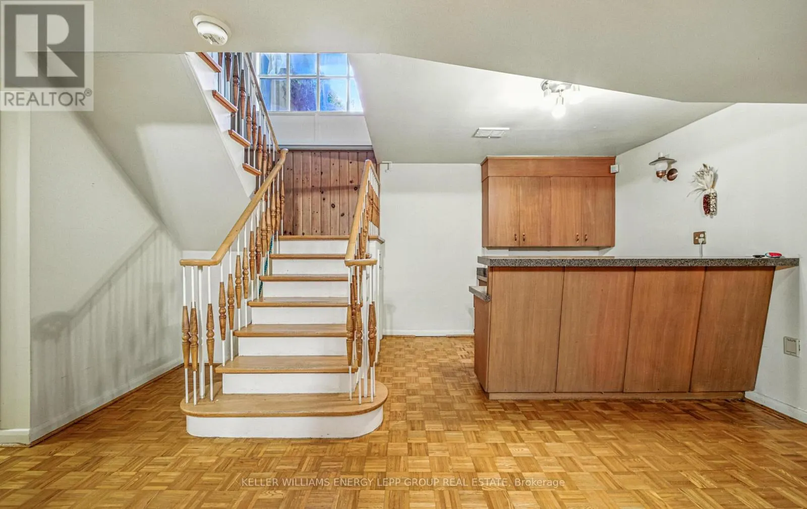 15 ARTINGER COURT