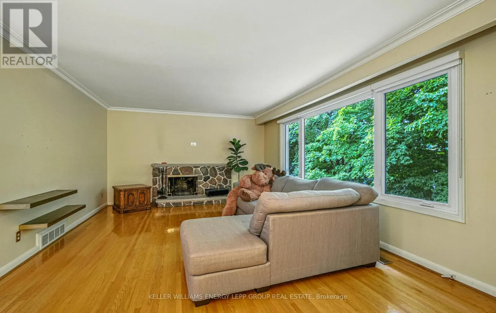 15 ARTINGER COURT