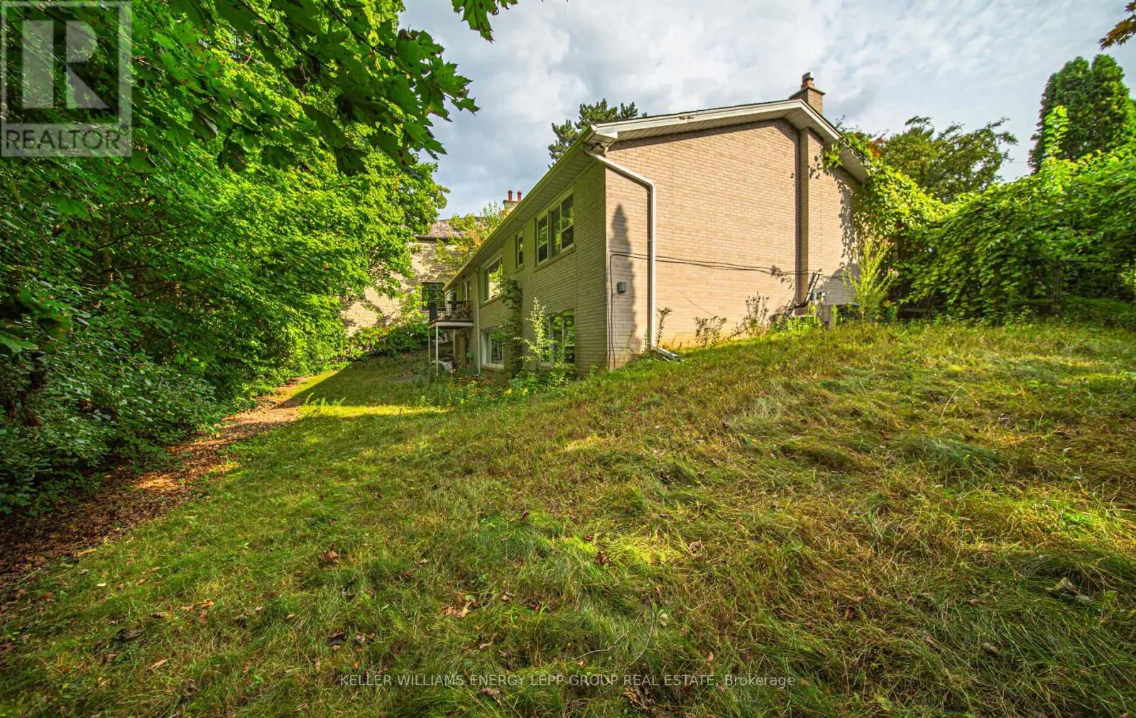 15 ARTINGER COURT