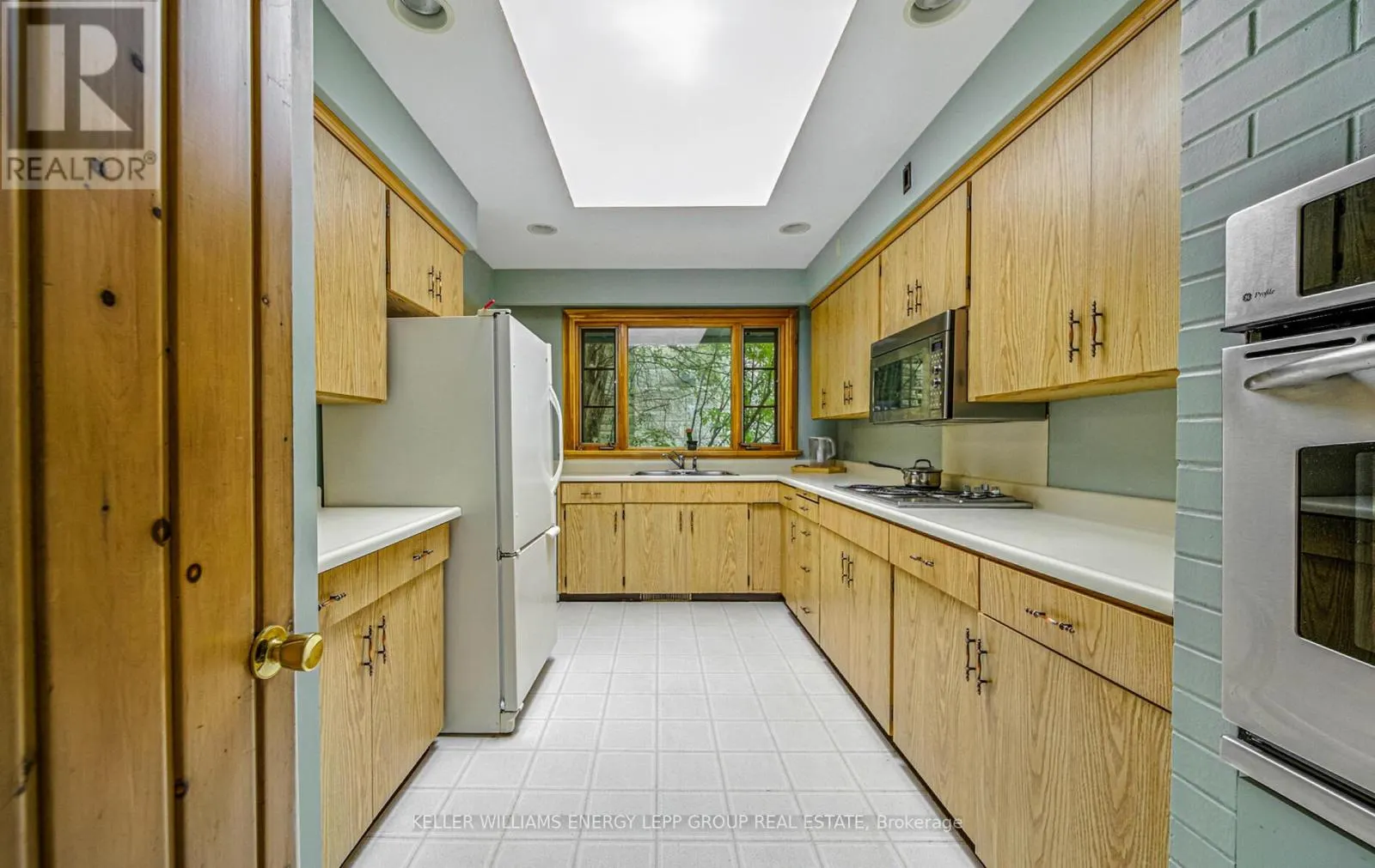 15 ARTINGER COURT