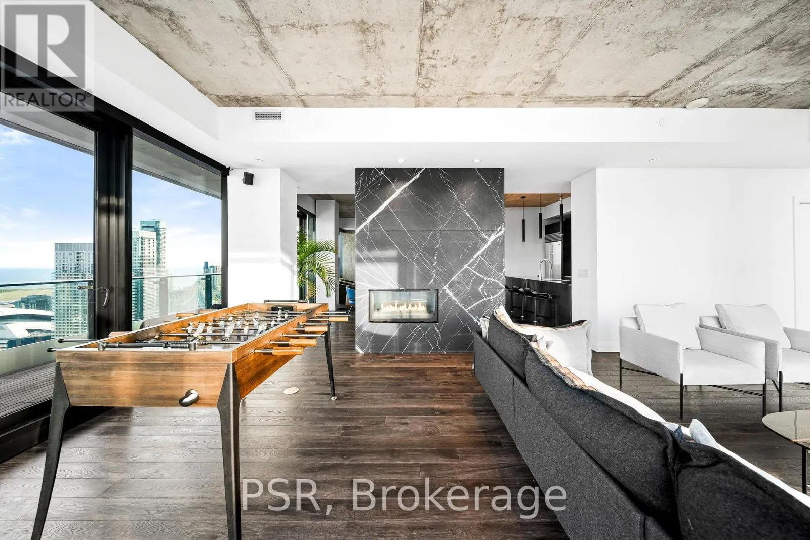 4302 - 224 KING STREET W
