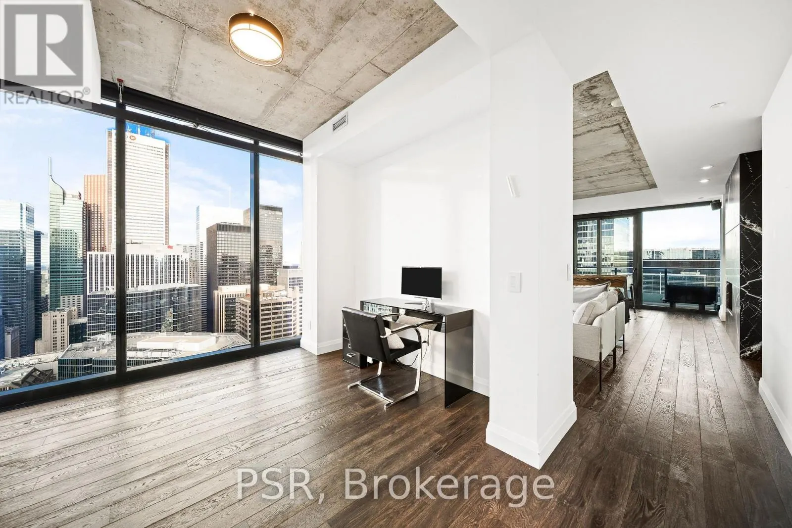 4302 - 224 KING STREET W