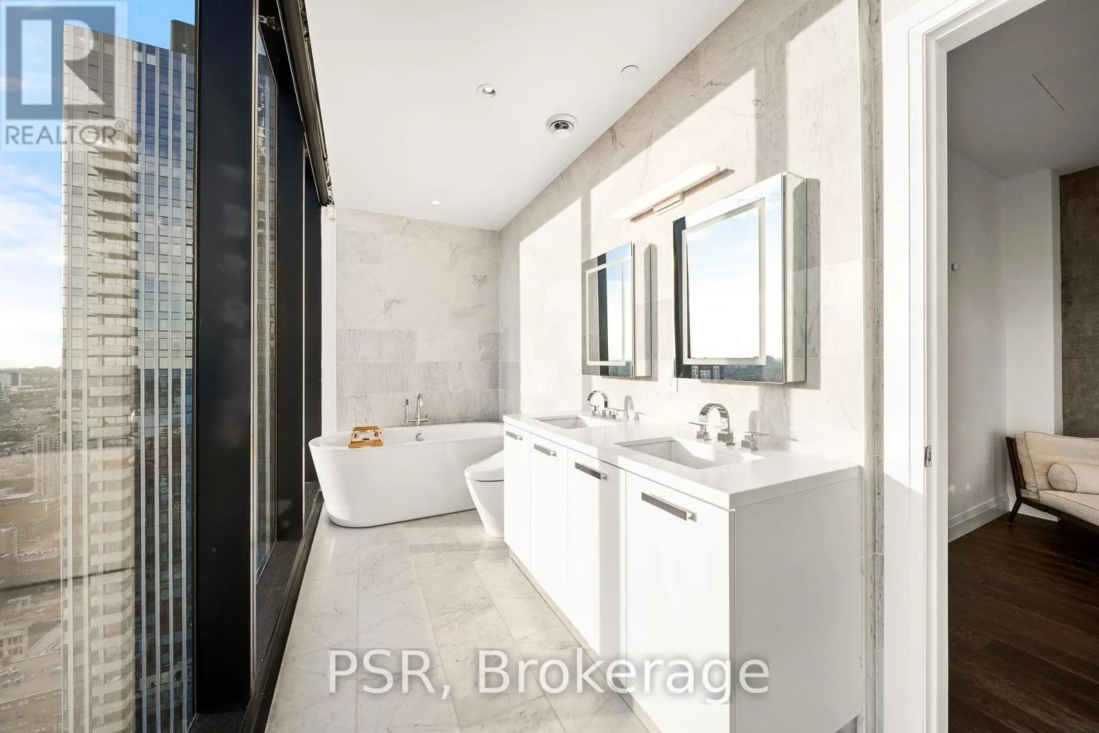 4302 - 224 KING STREET W
