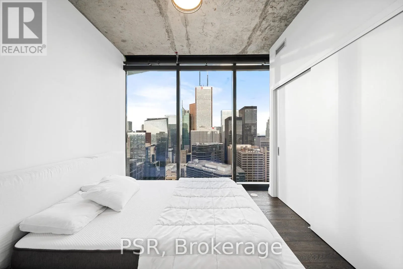 4302 - 224 KING STREET W