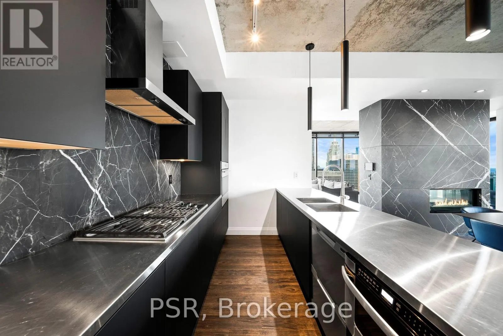 4302 - 224 KING STREET W