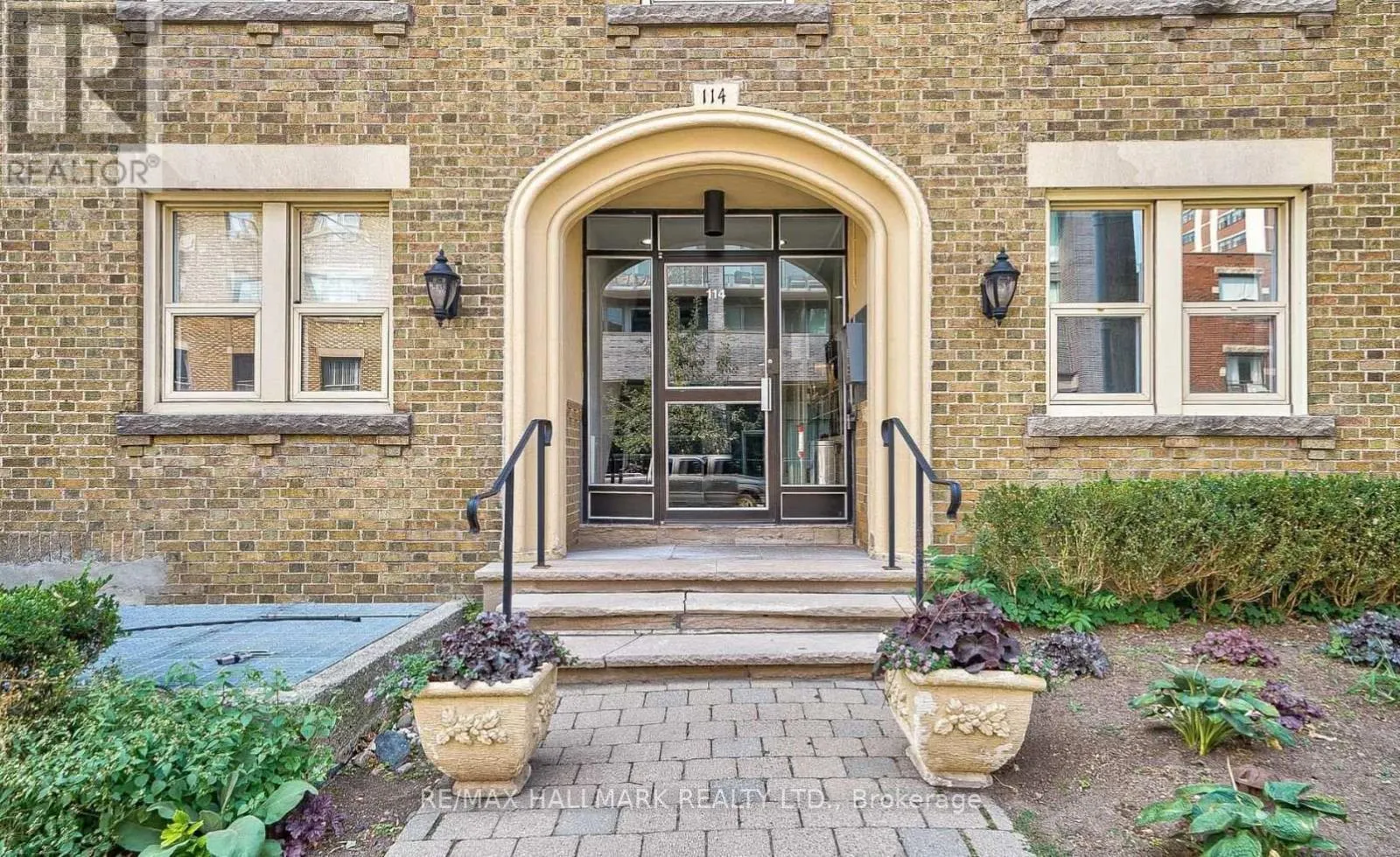 303 - 114 VAUGHAN ROAD