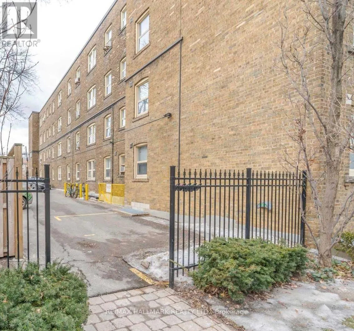 303 - 114 VAUGHAN ROAD