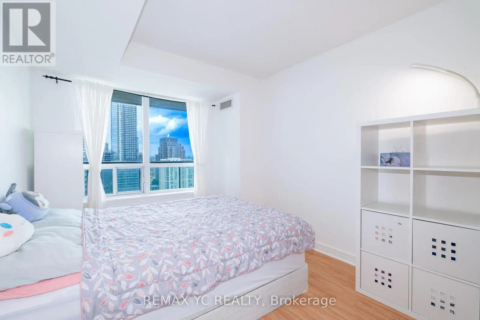 2612 - 16 HARRISON GARDEN BOULEVARD