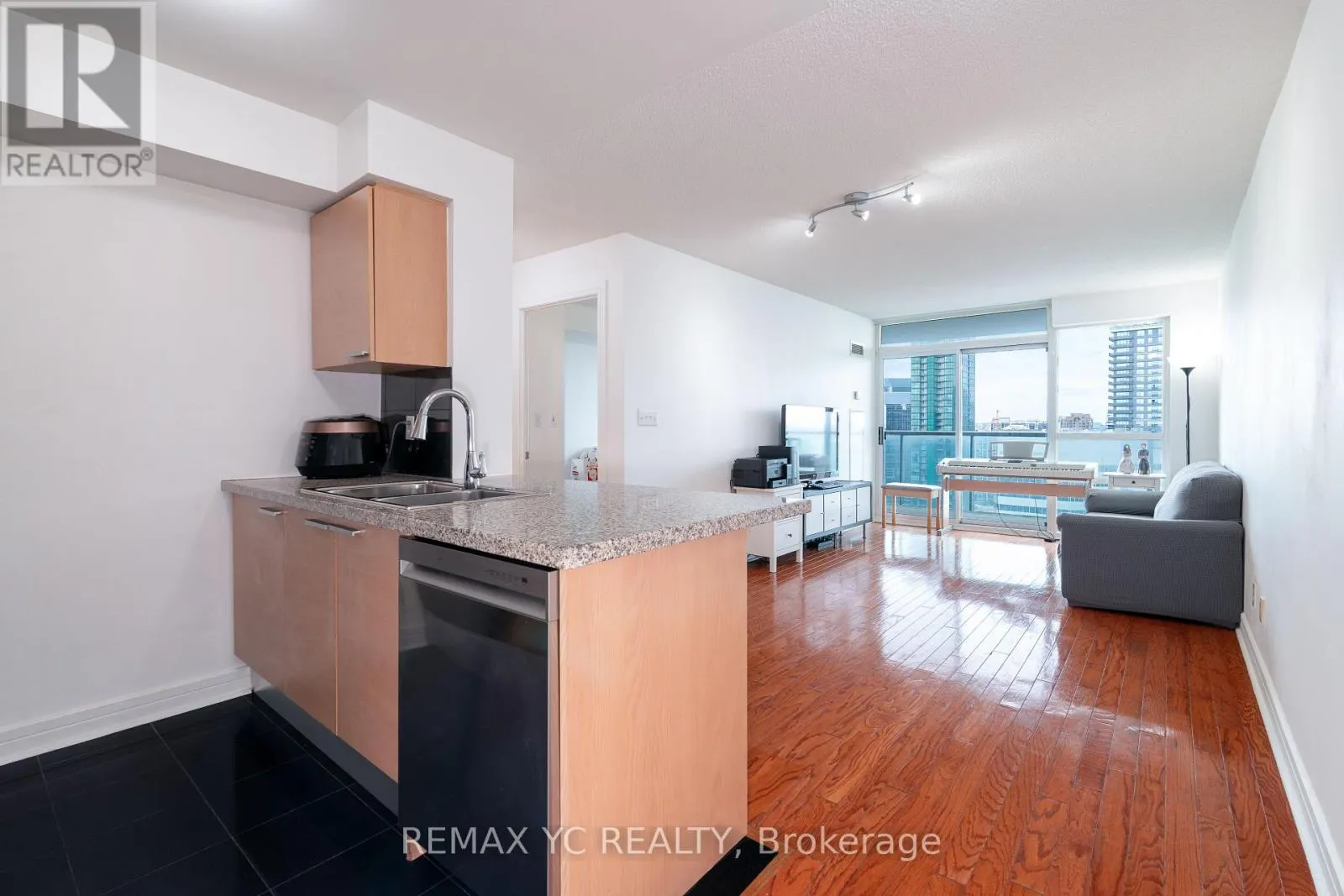 2612 - 16 HARRISON GARDEN BOULEVARD