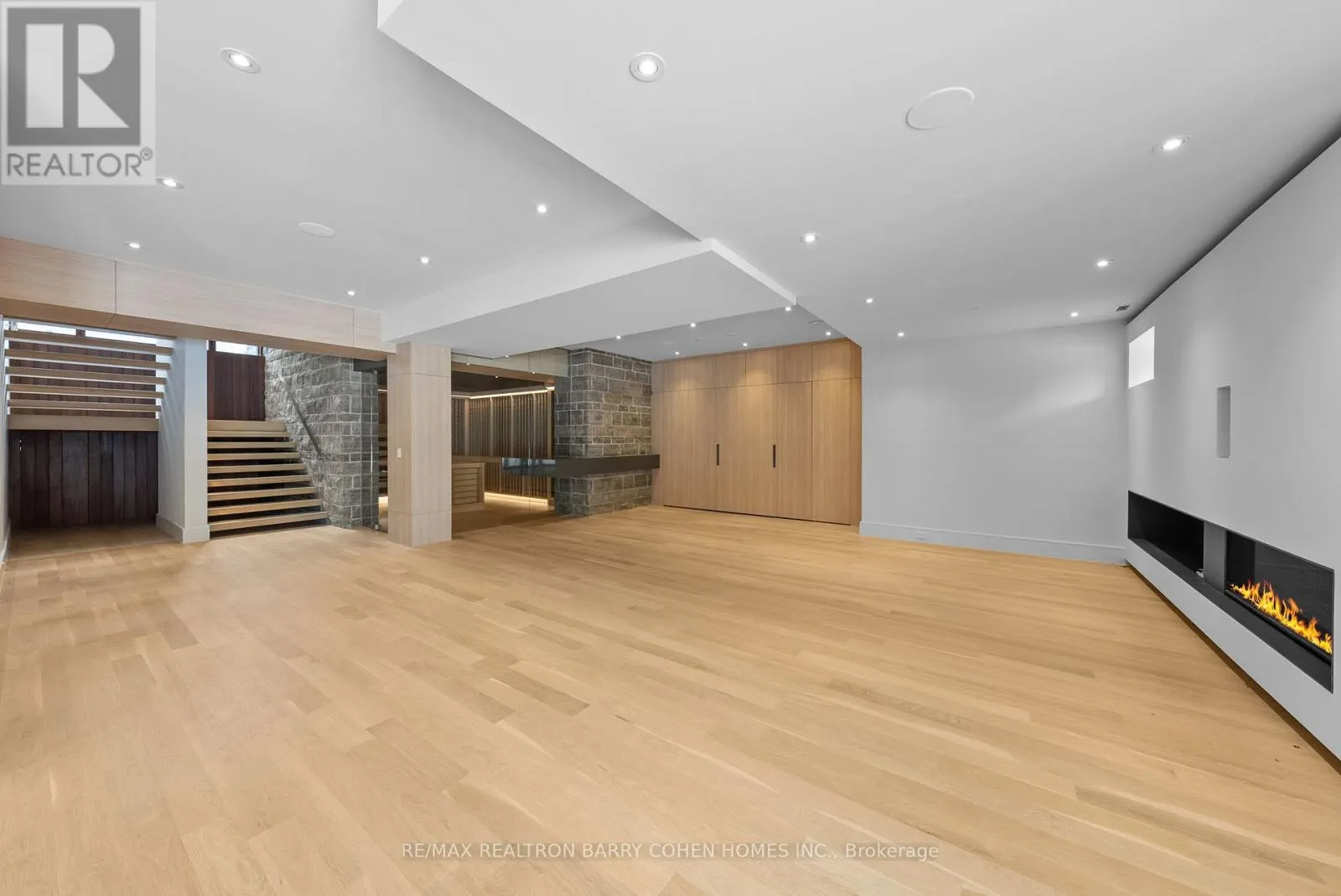 103 OLD COLONY ROAD