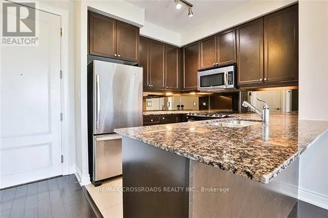 716 - 10 BLOORVIEW PLACE
