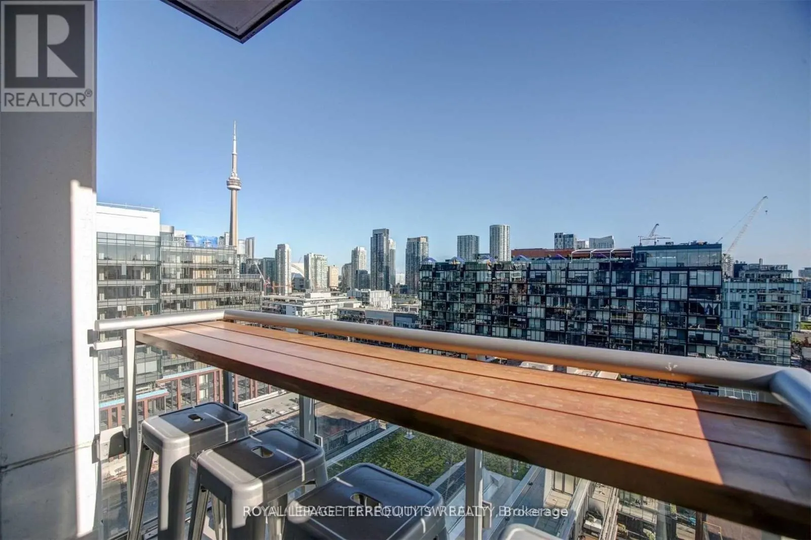 LPH28 - 525 ADELAIDE STREET W