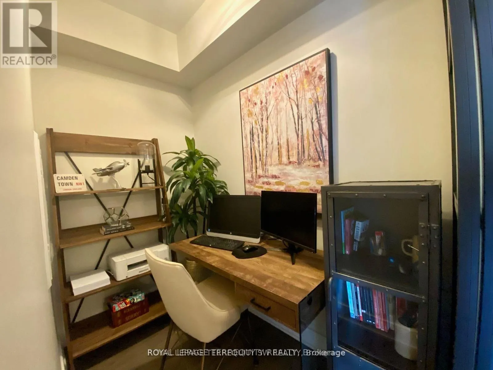 LPH28 - 525 ADELAIDE STREET W