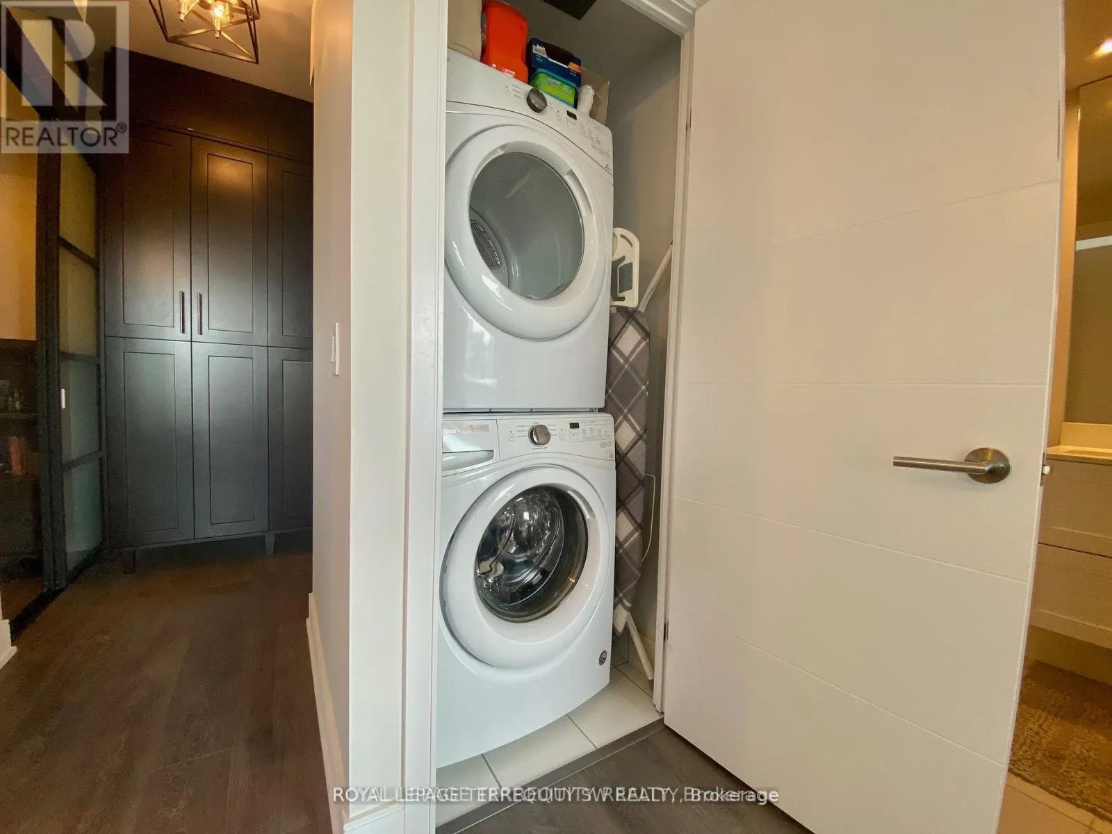 LPH28 - 525 ADELAIDE STREET W