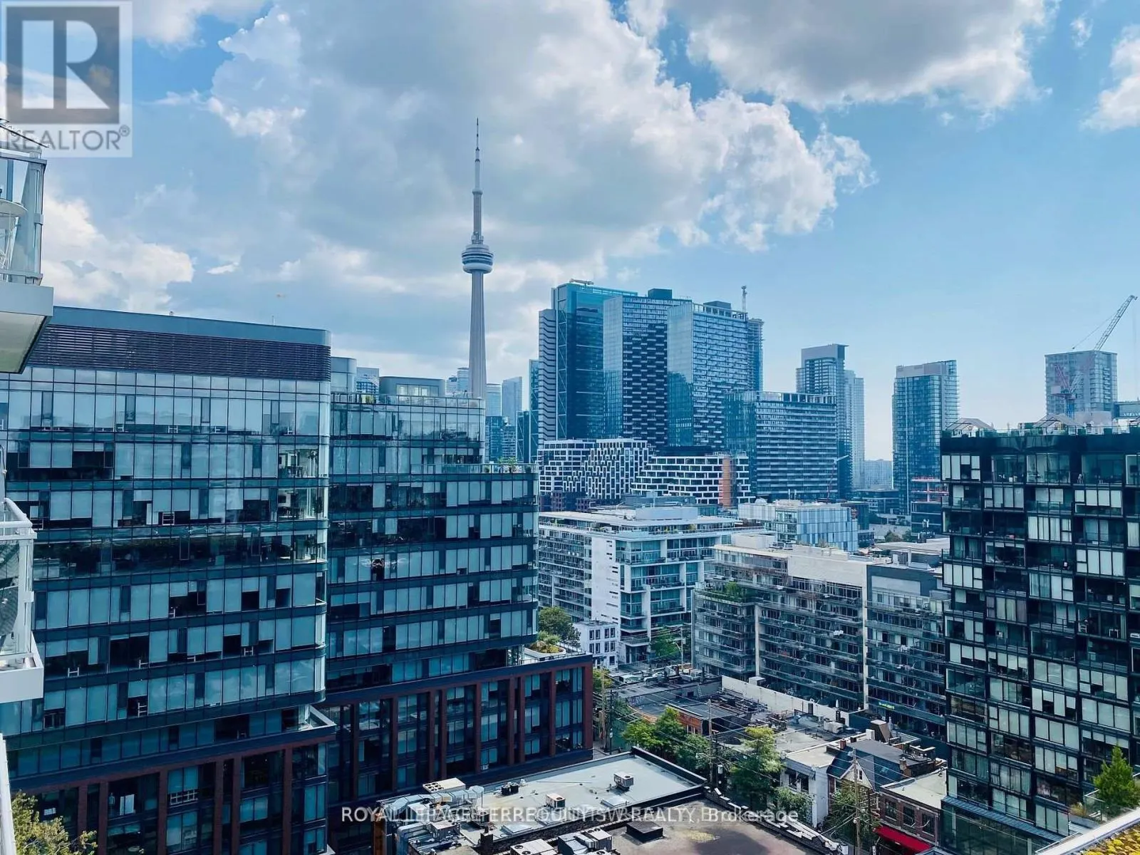 LPH28 - 525 ADELAIDE STREET W