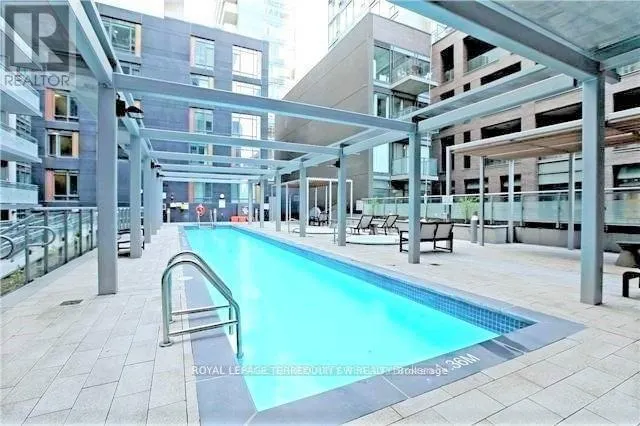 LPH28 - 525 ADELAIDE STREET W