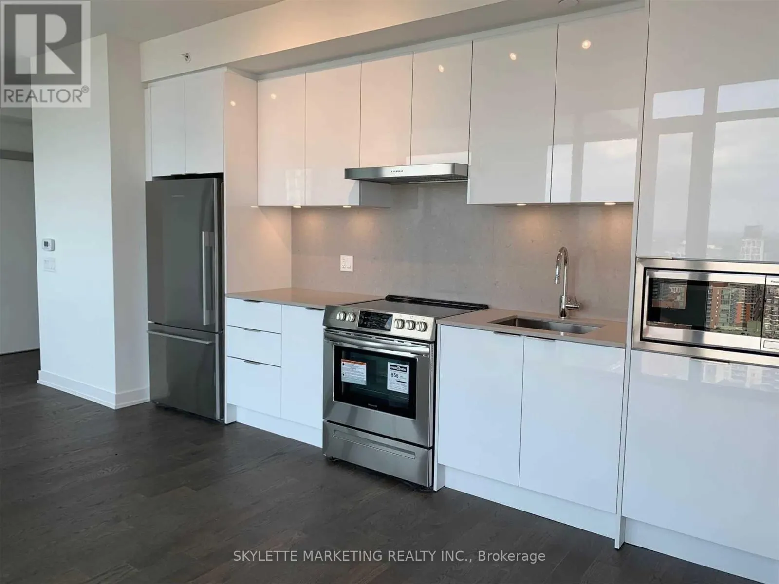 2716 - 25 RICHMOND STREET E