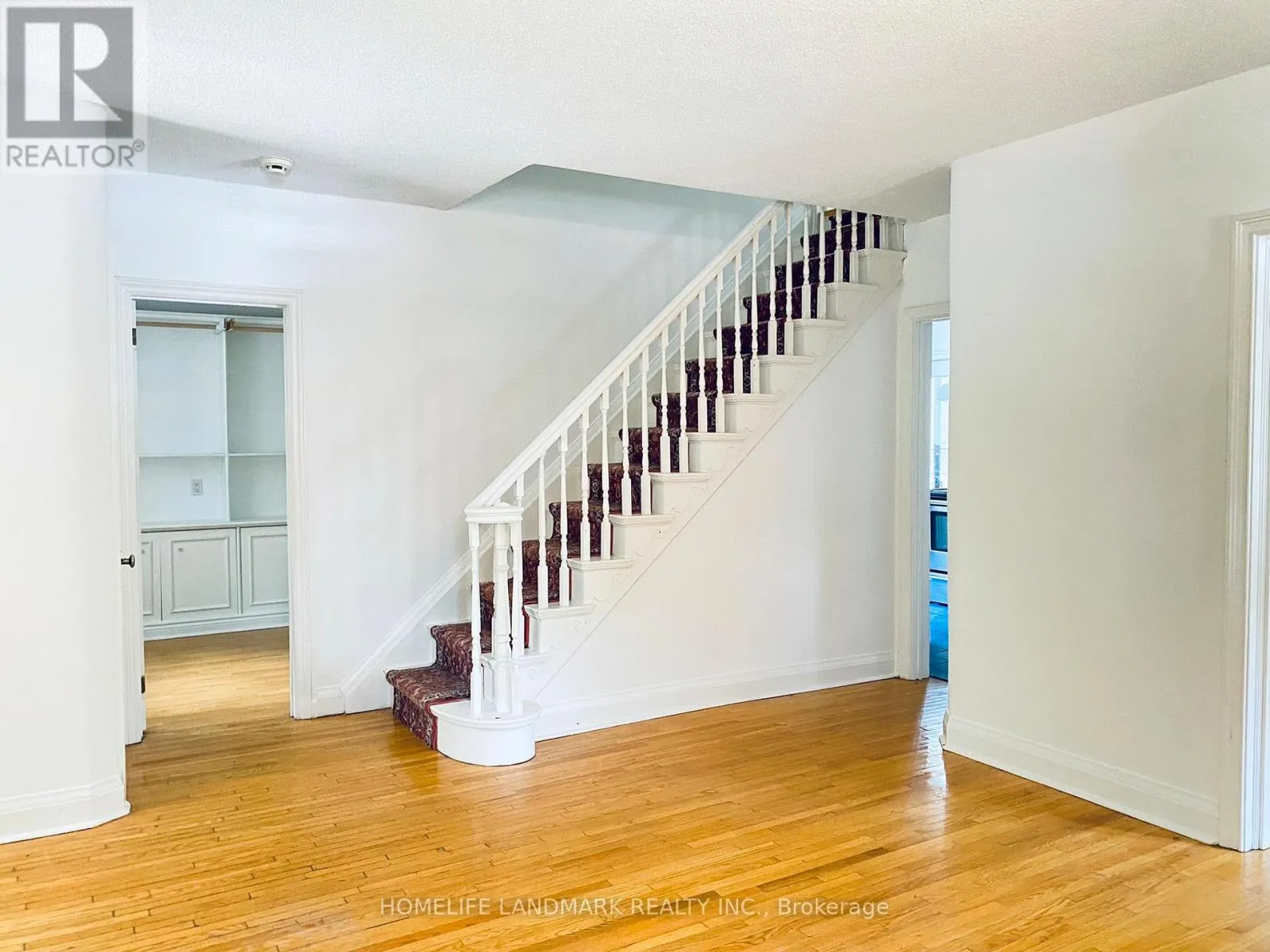 UPPER - 256 ORIOLE PARKWAY