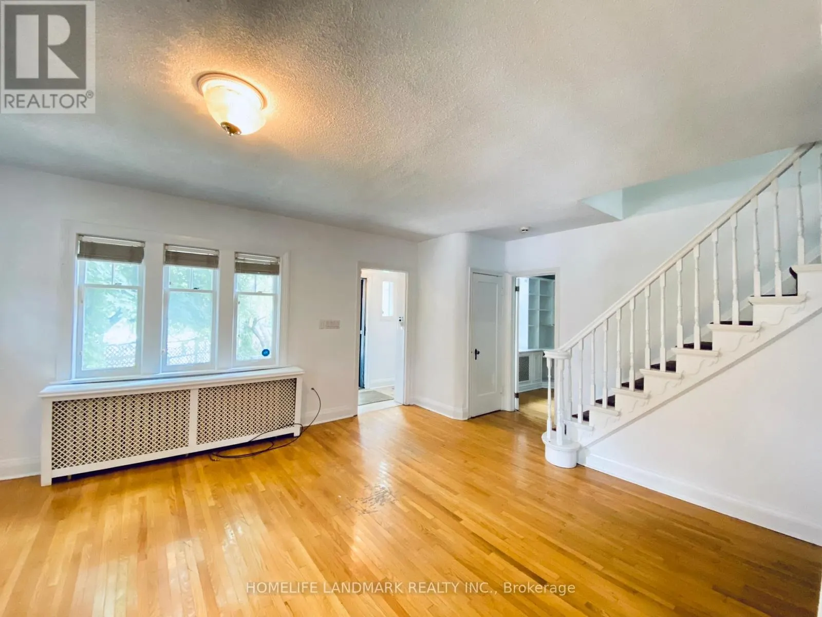 UPPER - 256 ORIOLE PARKWAY