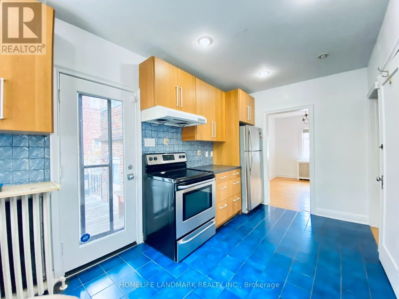 UPPER - 256 ORIOLE PARKWAY